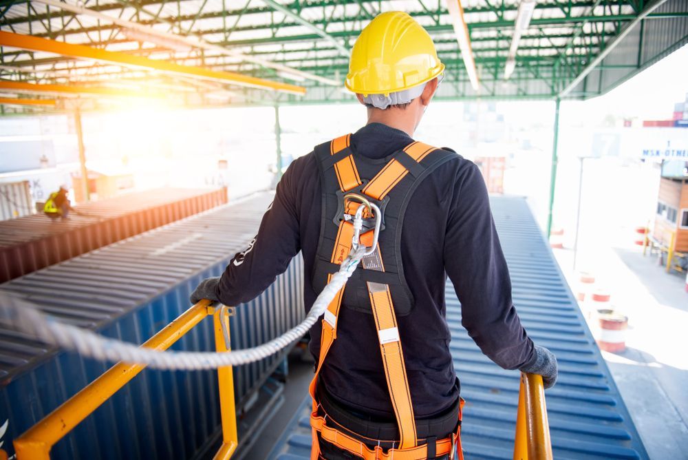 Construction Worker Use Safety Harness