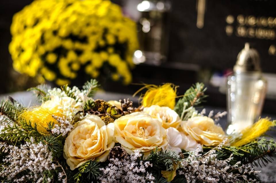 composizione floreale per funerale