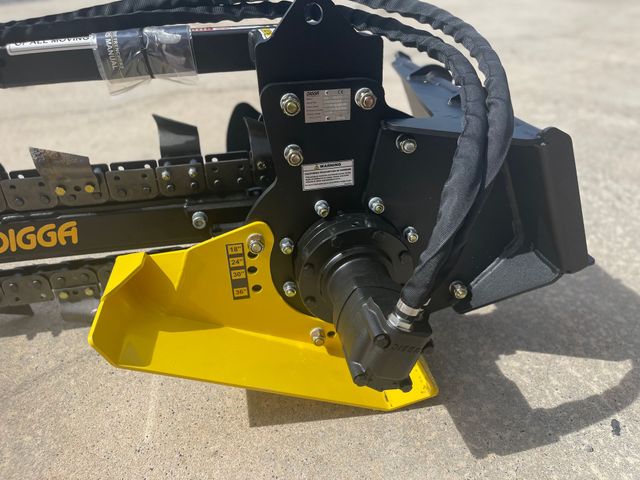 Digga Trencher for Mini Skid Steer w/Earth Chain, 3' x 6