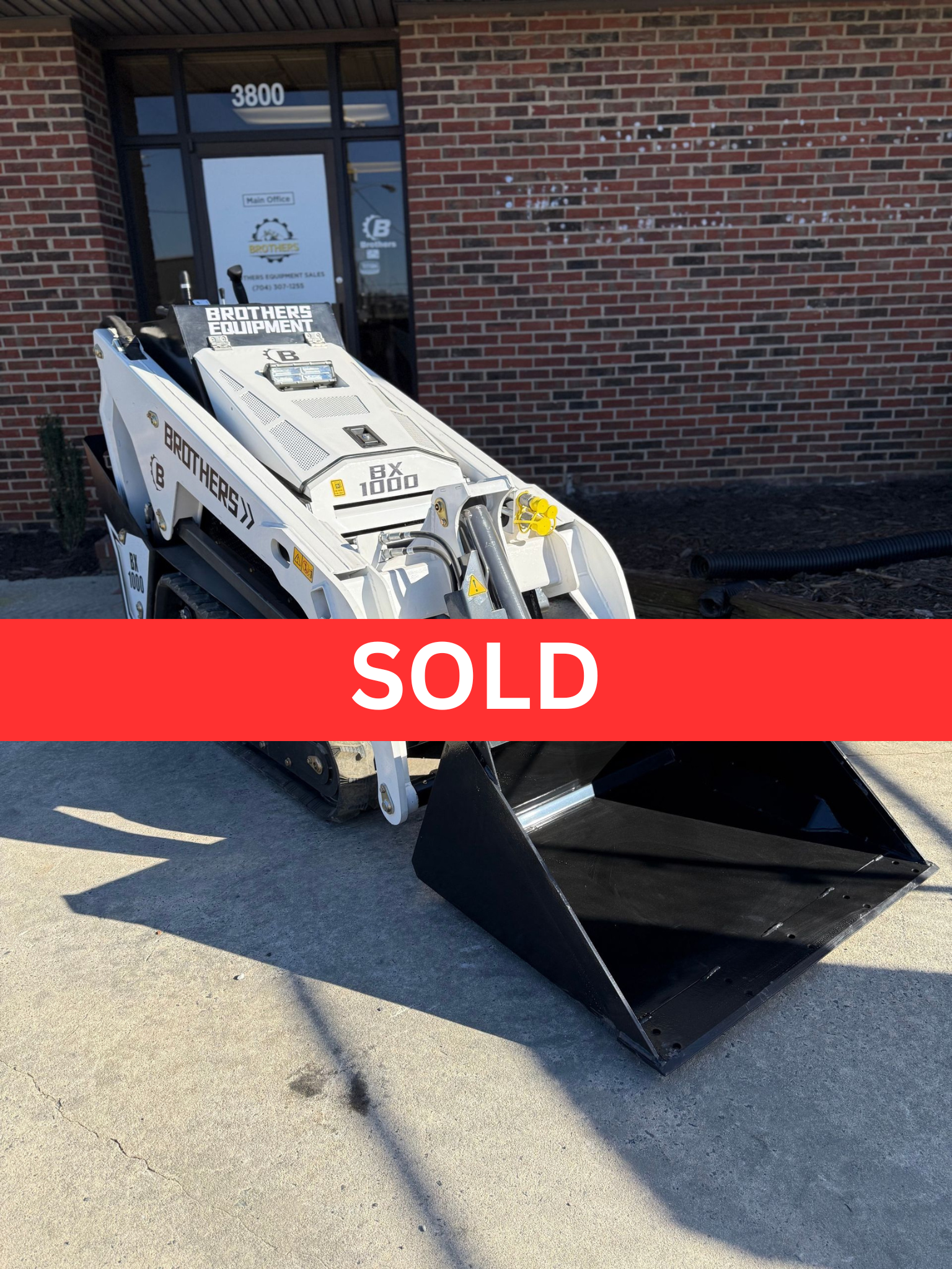 BX1000 Mini Skid Steer w/ Grapple #2375