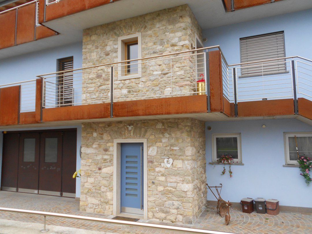 LAVORAZIONI IN SASSO O IN PIETRA 13