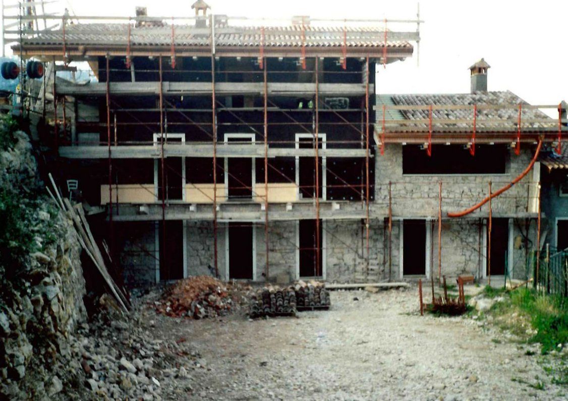 RISTRUTTURAZIONI E MANUTENZIONI 12