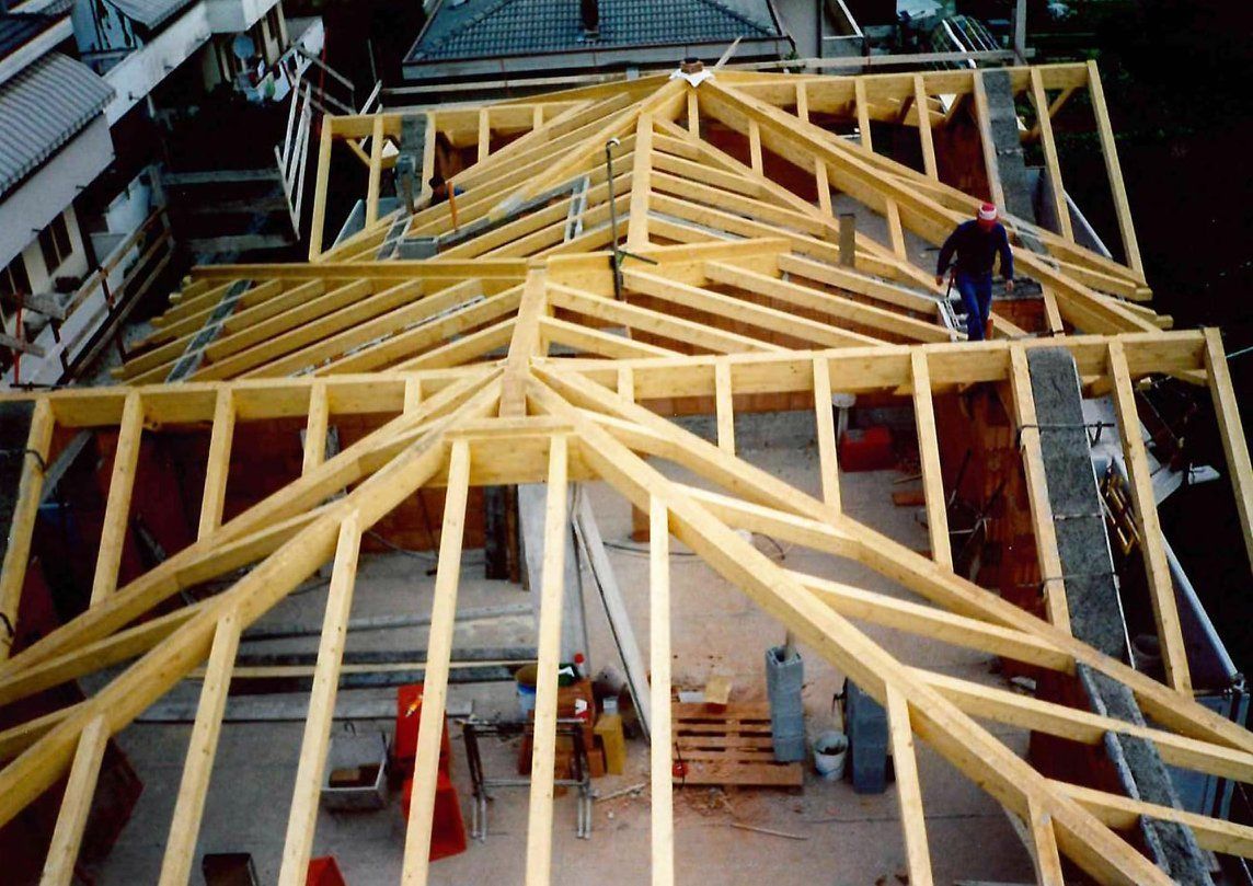 EDIFICI E TETTI IN LEGNO foto 10