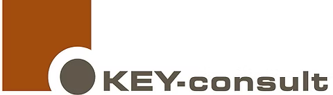 Logo van KEY-consult met bruin vierkant, grijze cirkel en tekst.