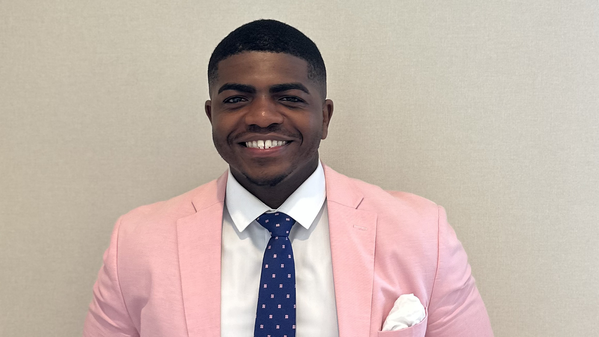 a headshot of Dr. Jermaine Meadows