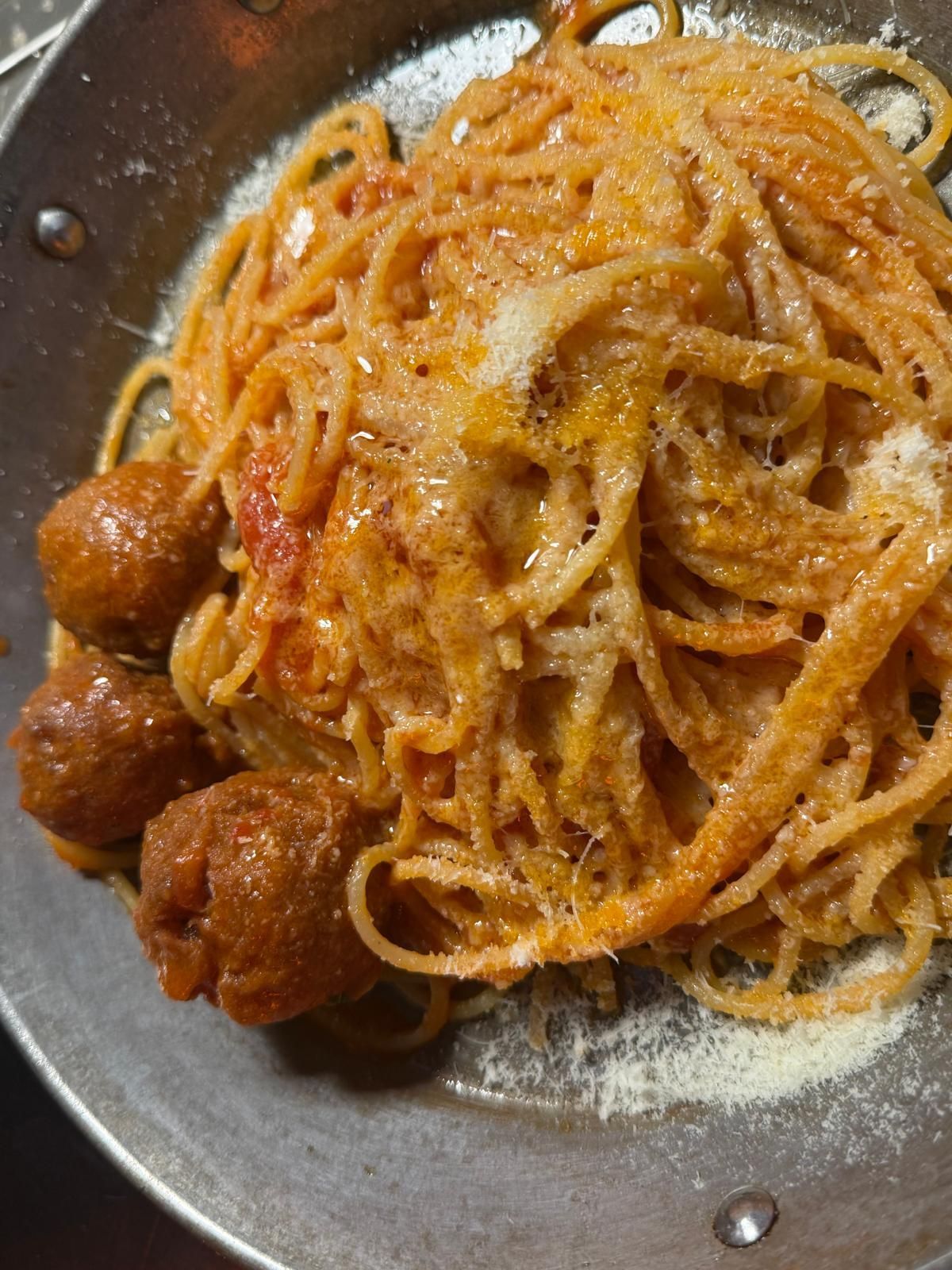 pasta con sugo e polpette