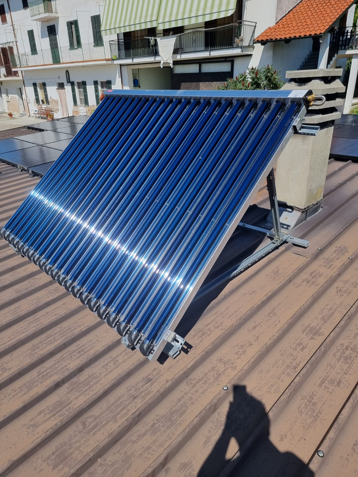 pannelli solari su un tetto