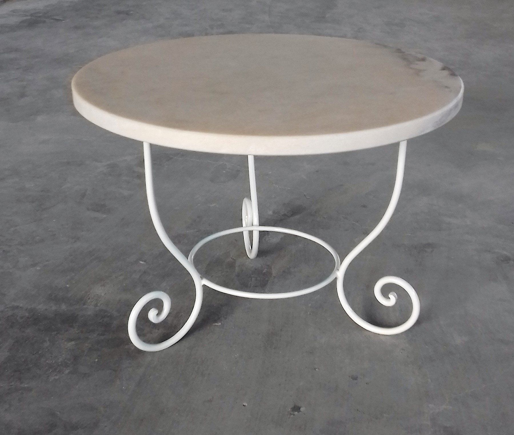 tavolino con top di marmo