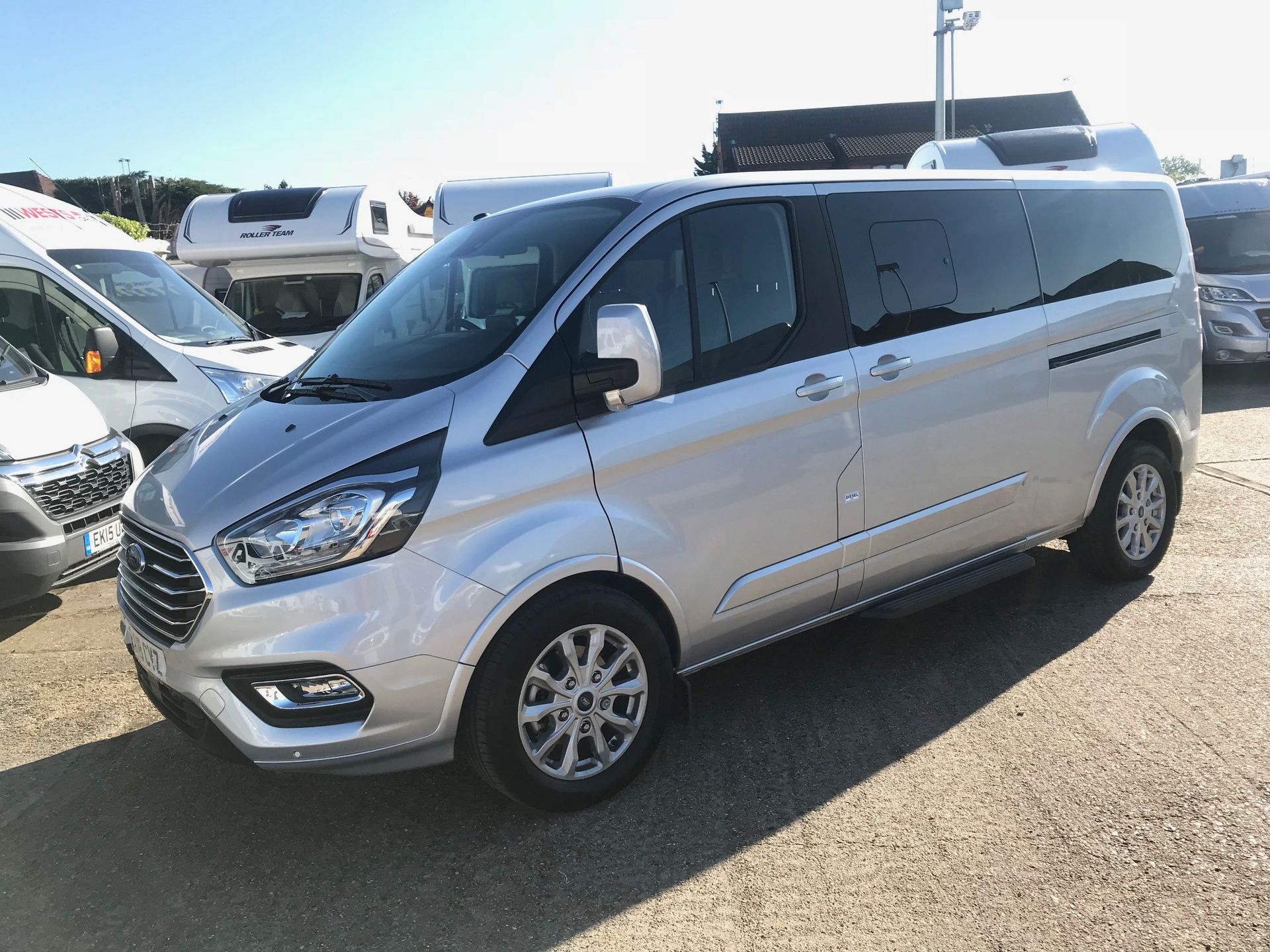 rent a 8 and 9 seat minibus people carrier hire