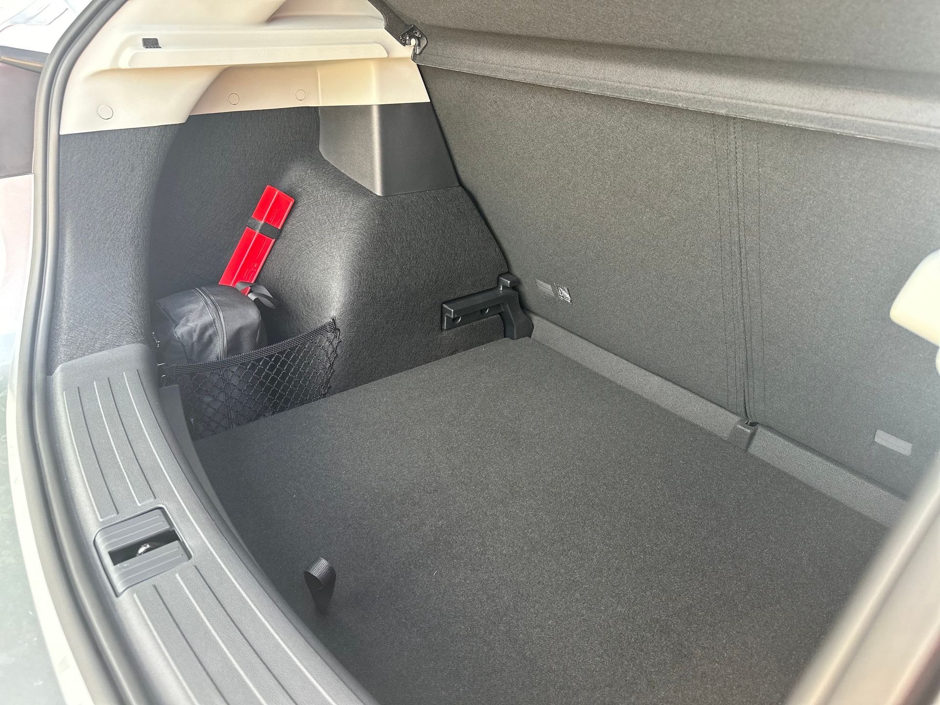 SUV car hire, perfect family sized rental car, automatic transmission, MG, ZS, large boot,