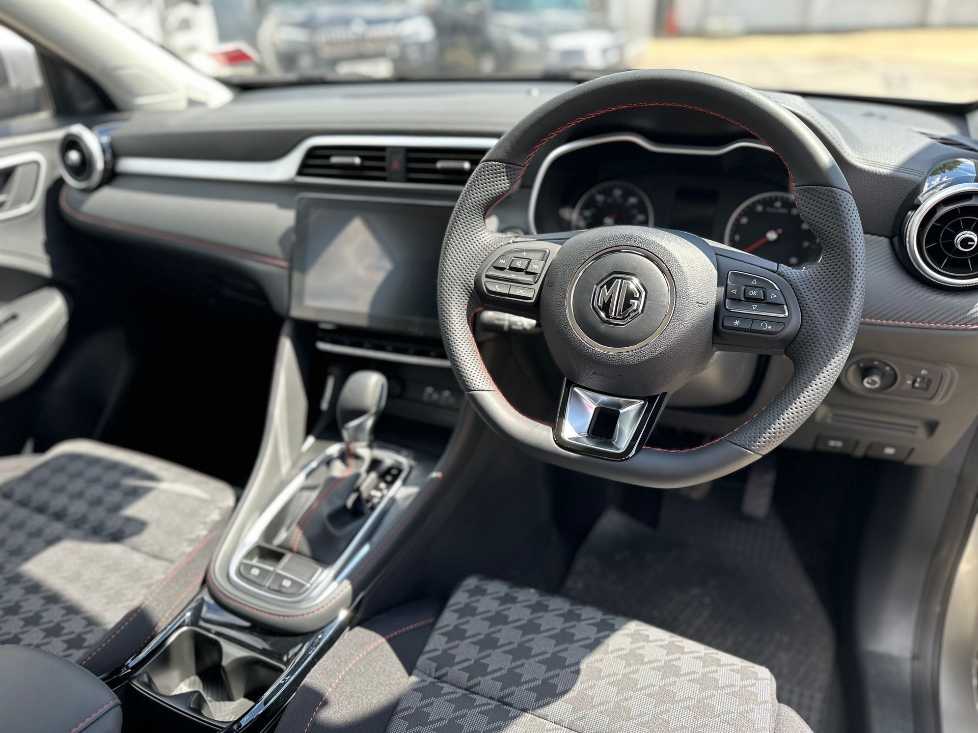 SUV car hire, perfect family sized rental car, automatic transmission, MG, ZS