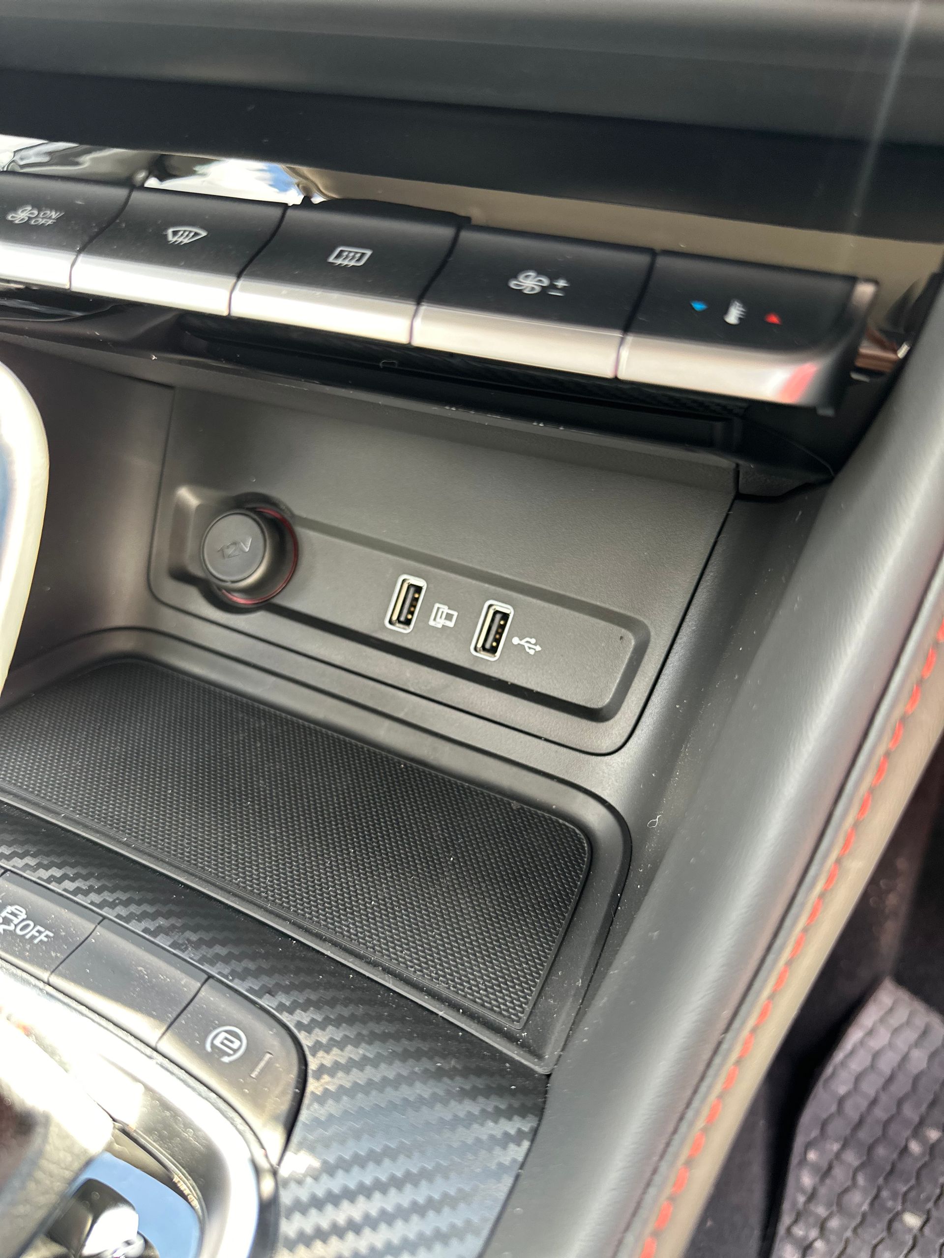 SUV car hire, perfect family sized rental car, automatic transmission, MG, ZS