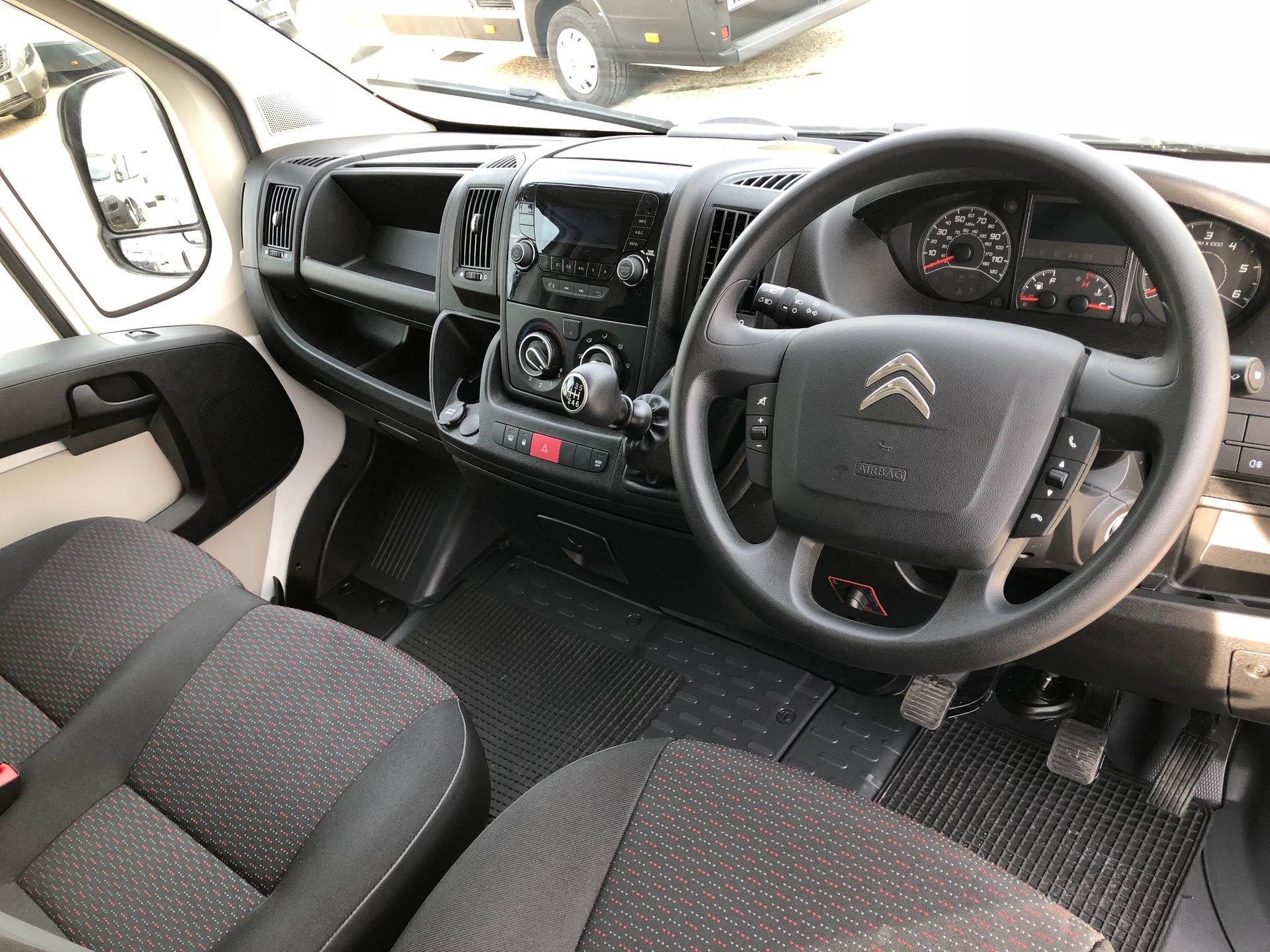 Van_rental_large_box_van_luton_hire_citroen_relay