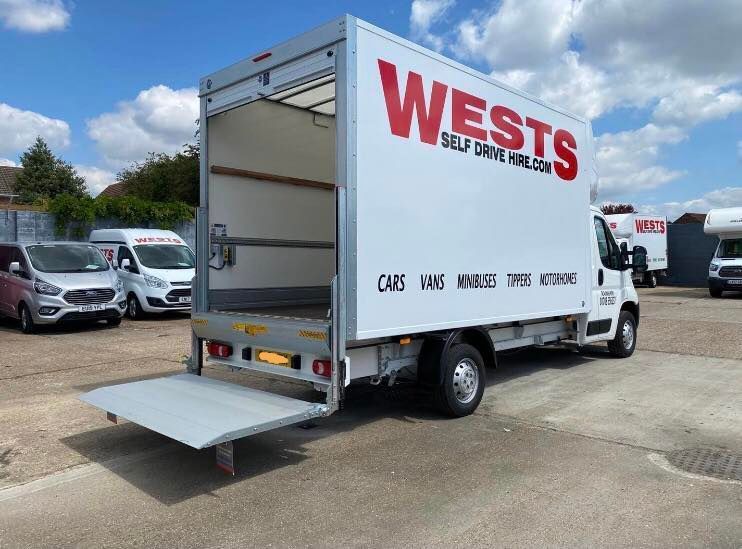 Rent a Luton Box Van Tail-lift Van Rental 3.5 tonne Self Drive Hire