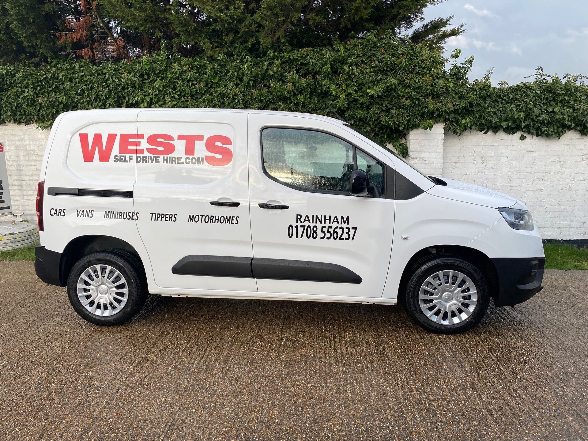 van hire, van rental, rent a small van, Citroen Berlingo, Toyota Proace,