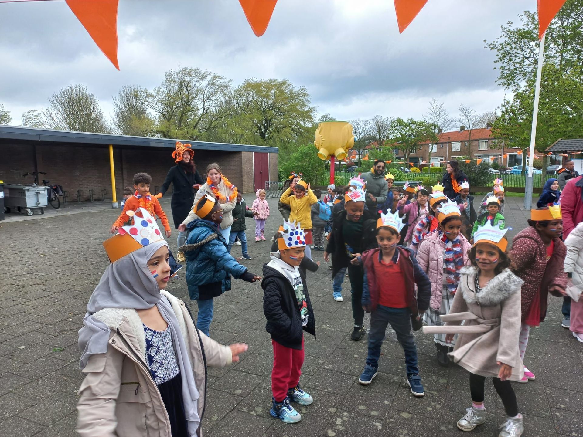 Koningsspelen 2024 op AZC School Het Uitzicht