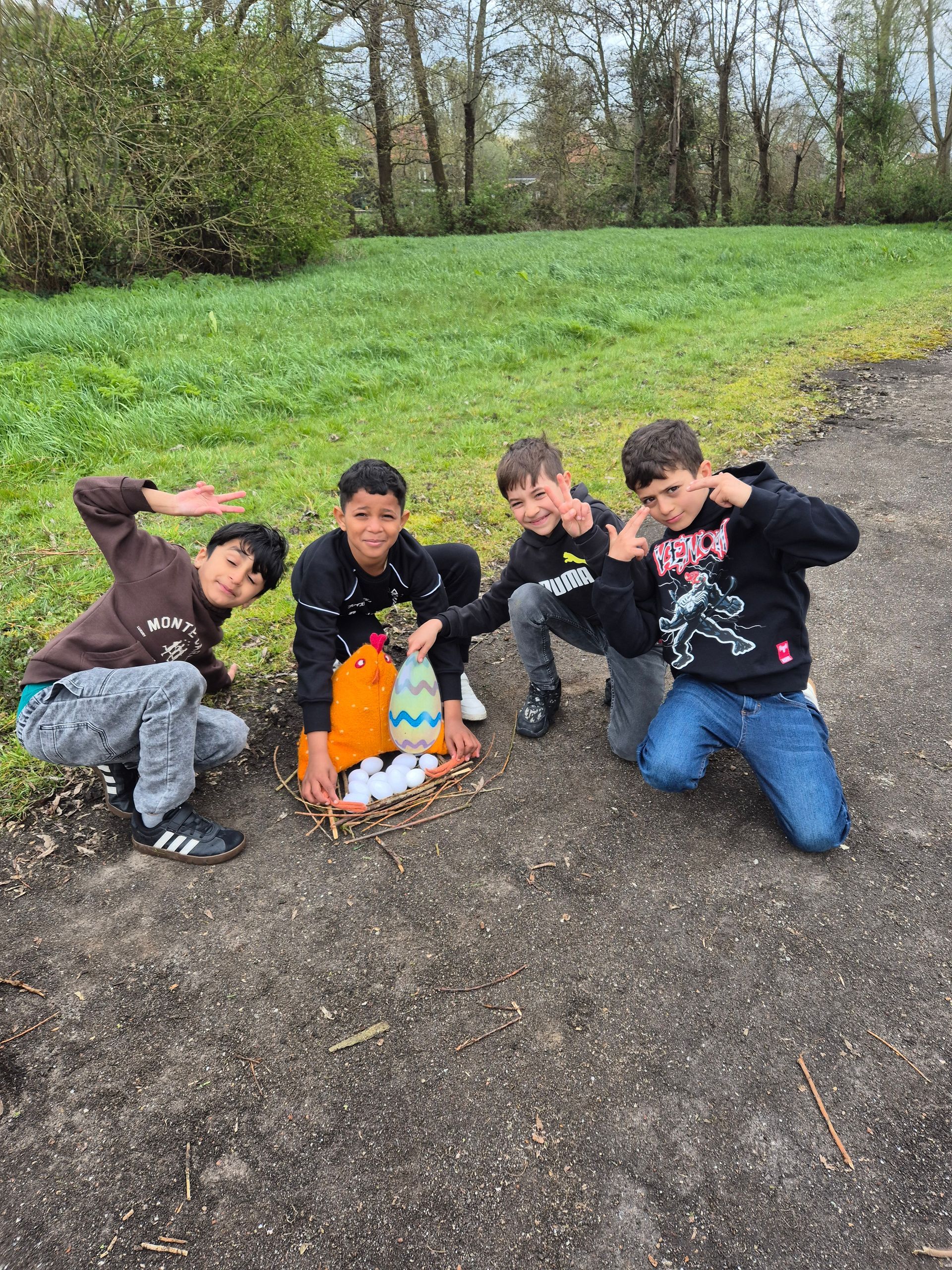 Paasfeest 2026 op AZC School Het Uitzicht