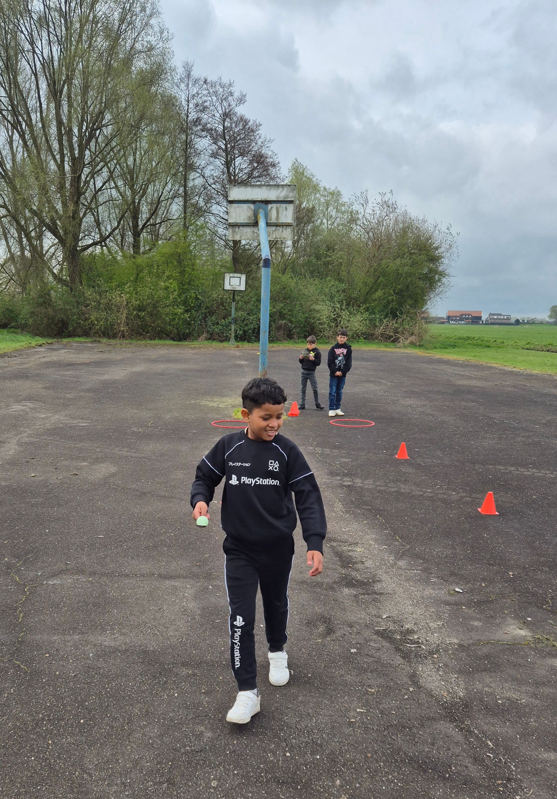 Paasfeest 2026 op AZC School Het Uitzicht