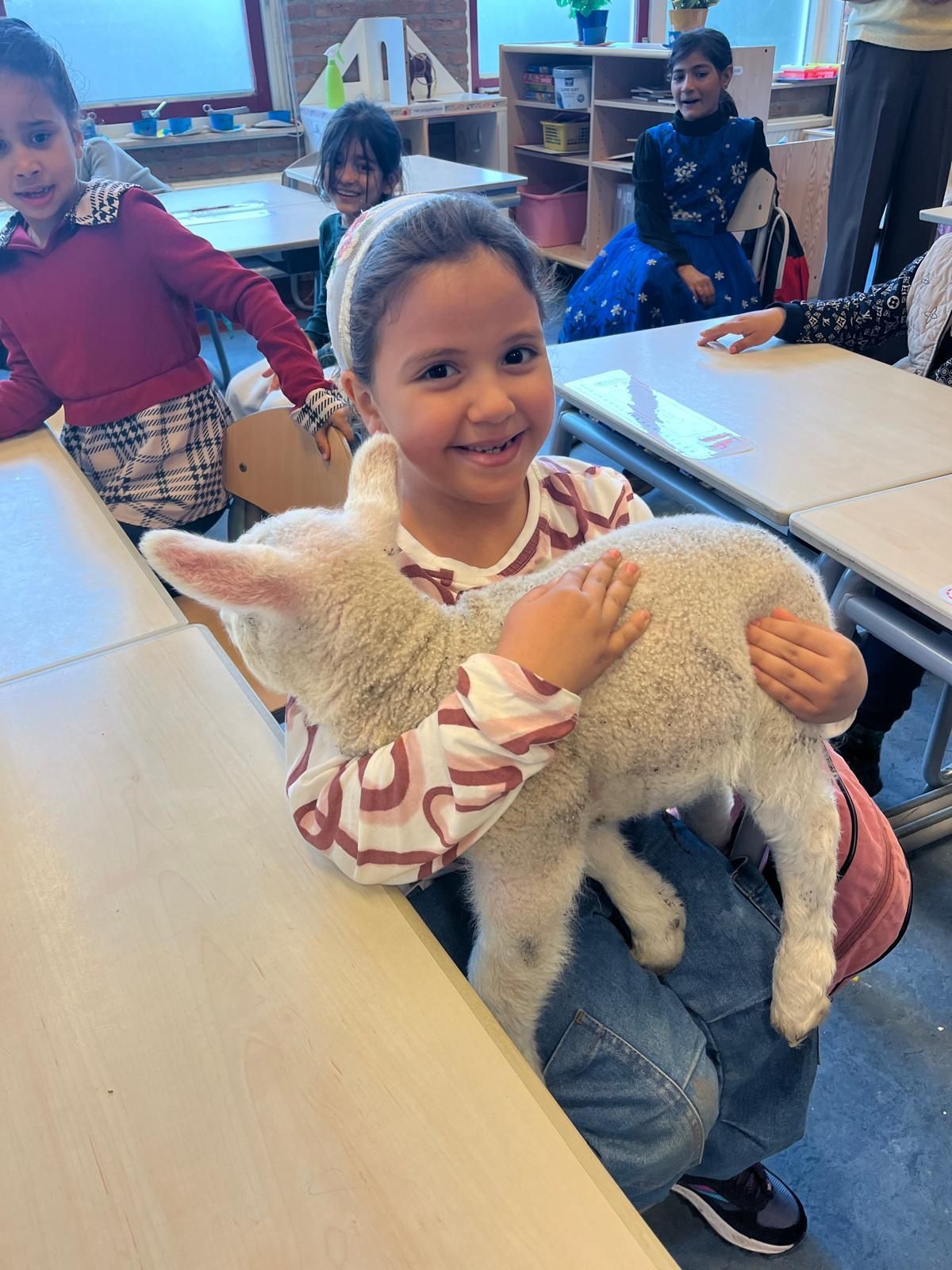 Paasfeest 2026 op AZC School Het Uitzicht