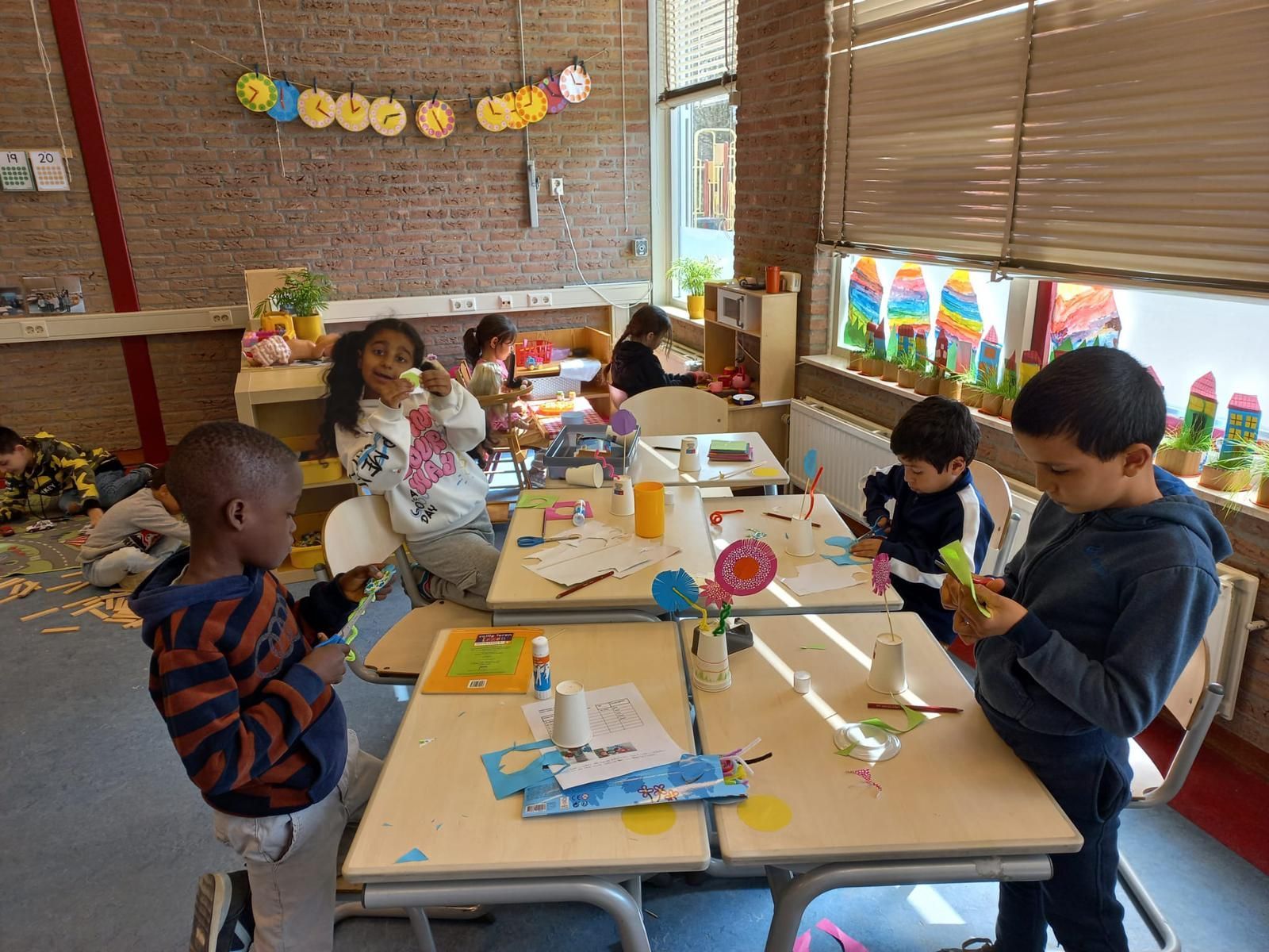 Pasen gevierd op AZC School Het Uitzicht Maasdam