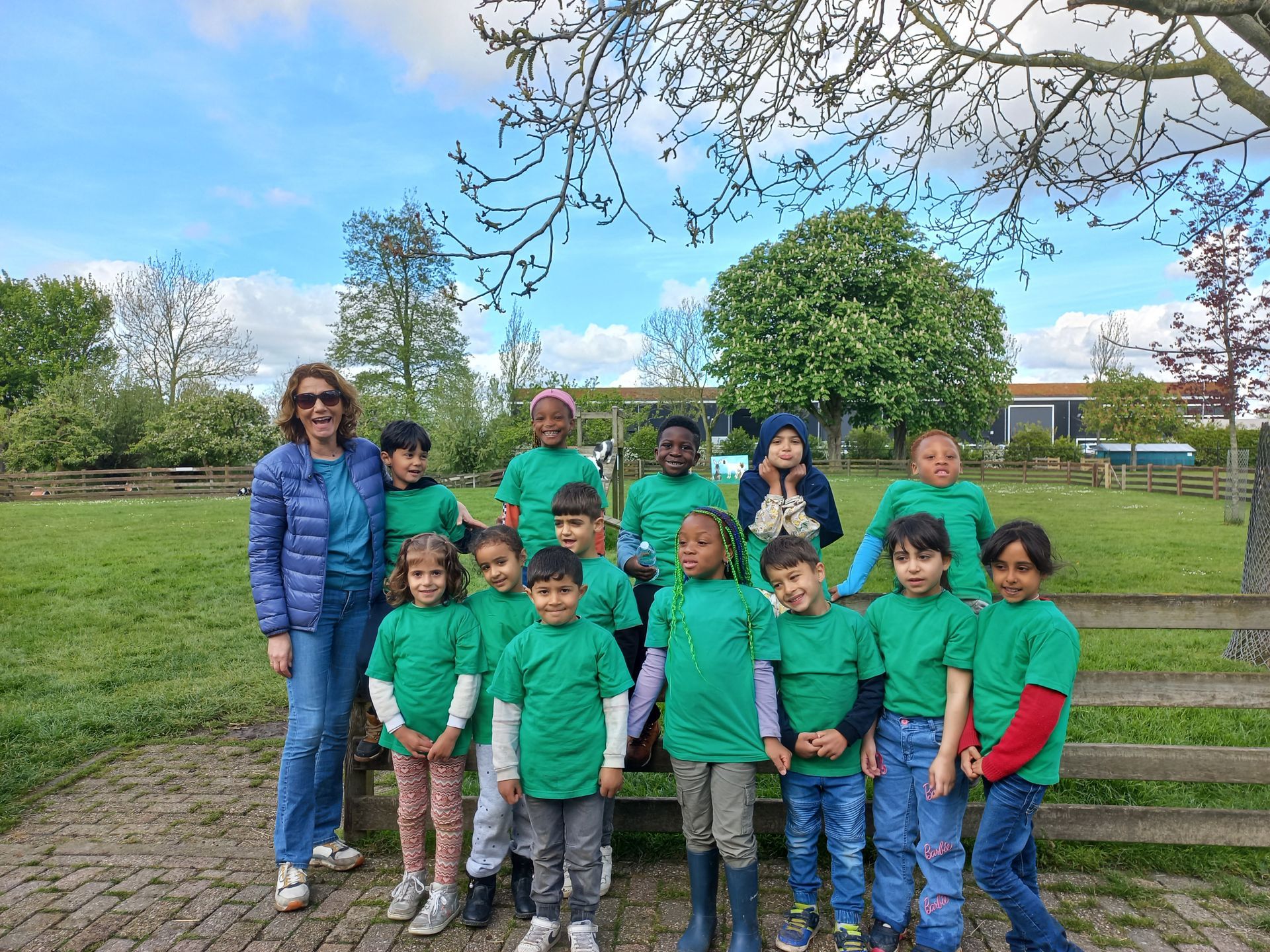 AZC school Het Uitzicht op schoolreisje naar de Binnenmaas