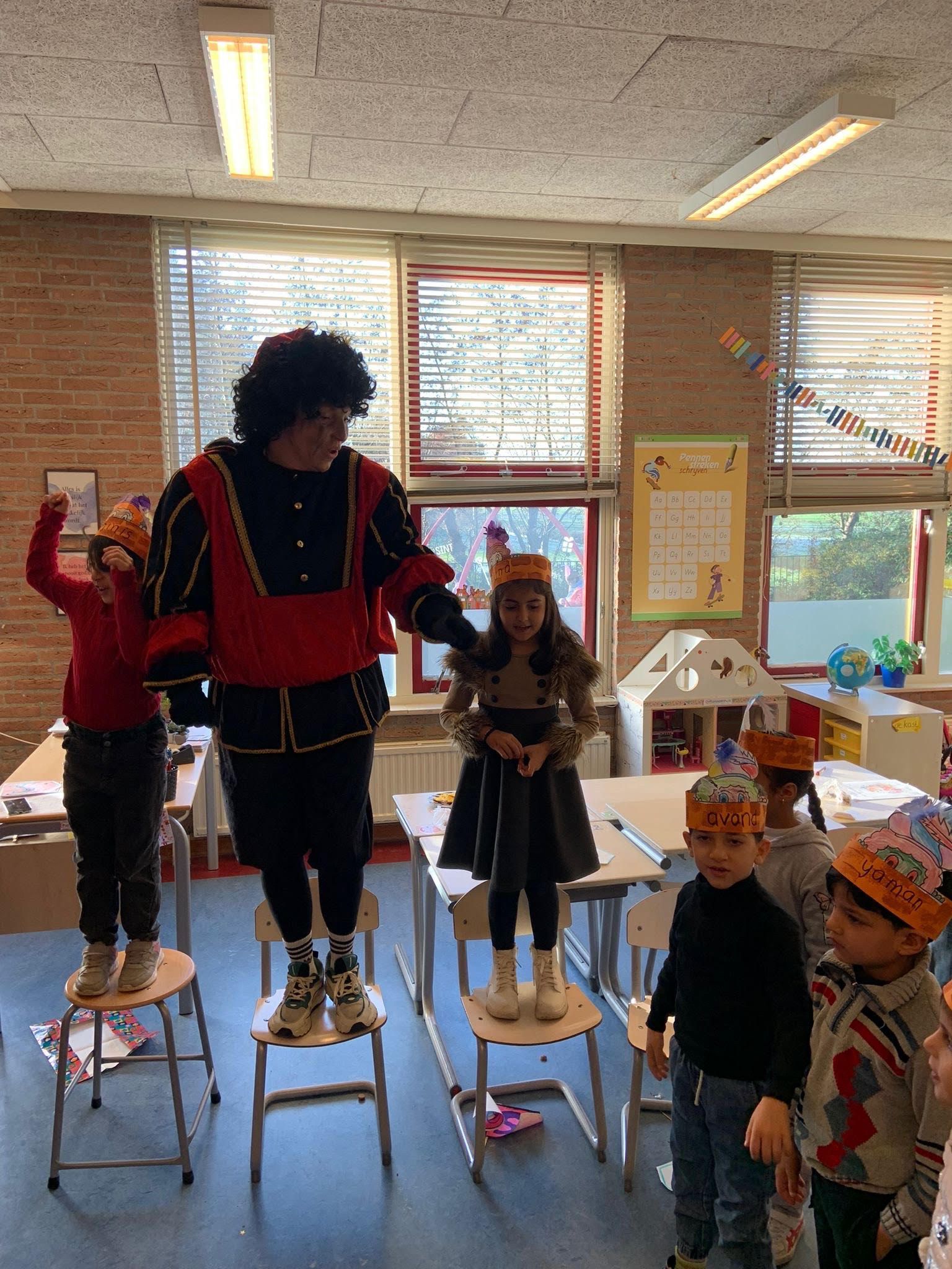 Op AZC School Het Uitzicht hebben we een gezellig Sinterklaasfeest gevierd