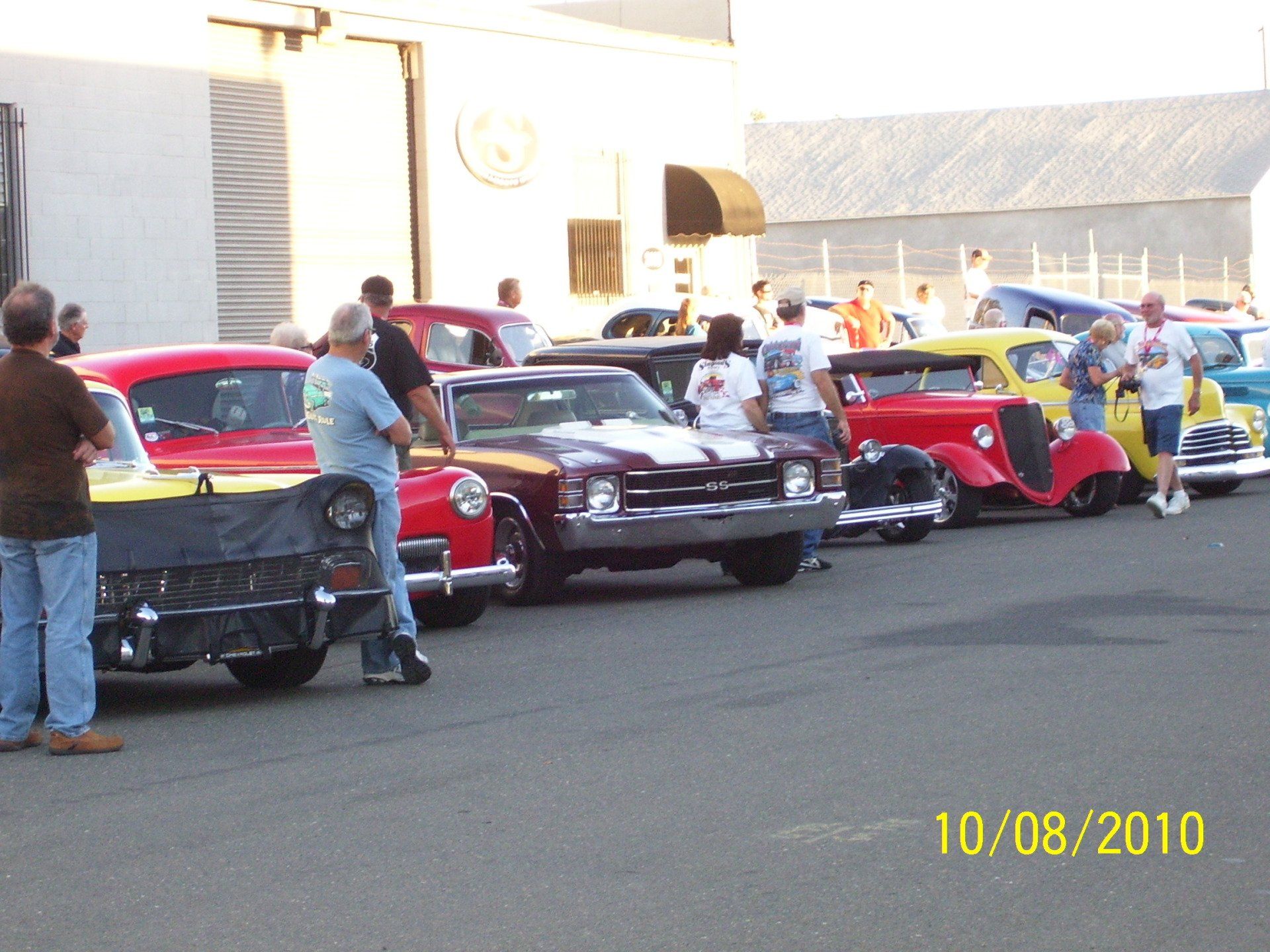 A photo of a car show taken on 10/08/2010