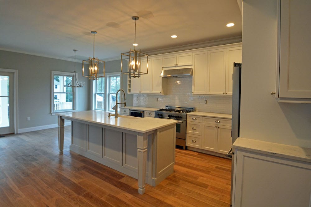 Kitchen with large island