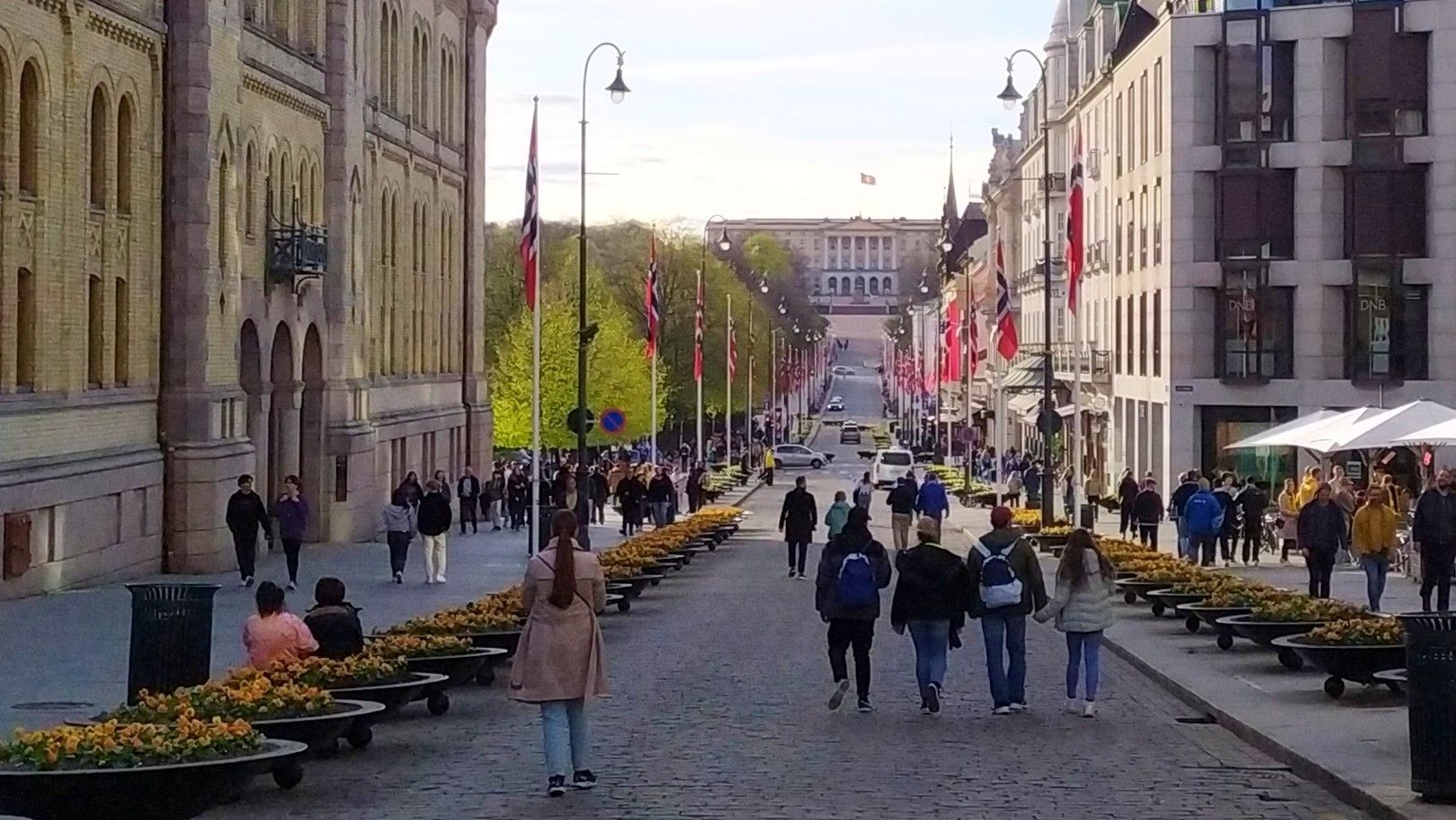 A walk along the famous pedestrian Karl Johan street