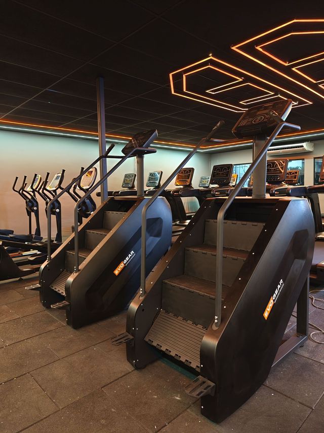 A row of mats evogear and stairs in one gym