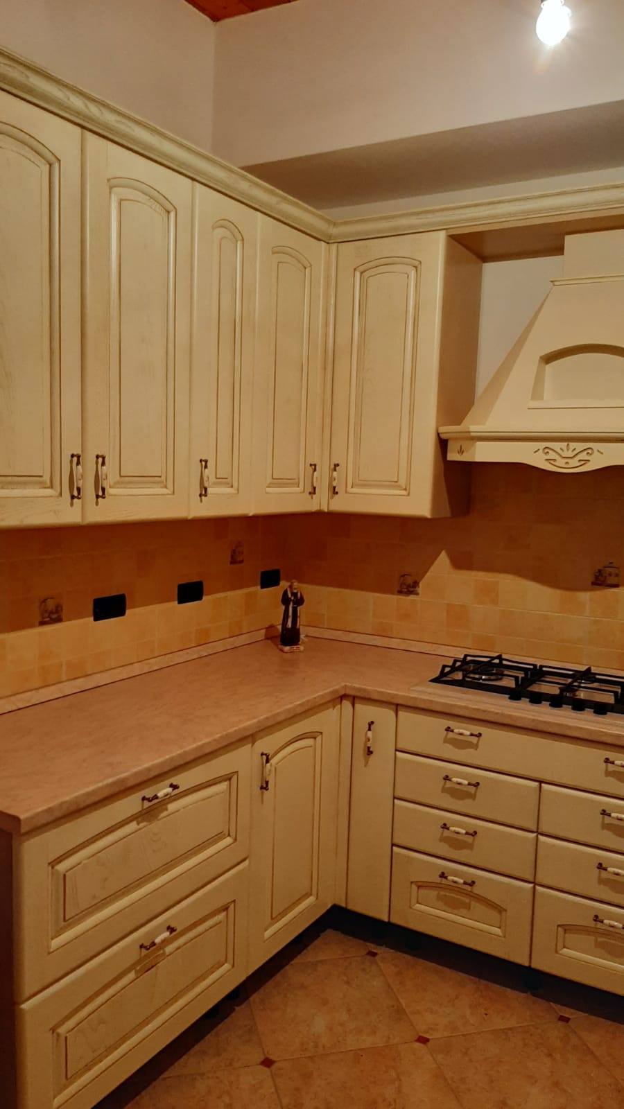 cucina in legno chiaro