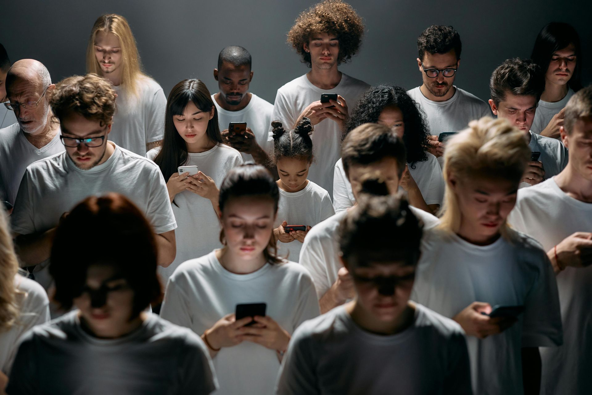impacts des écrans et réseaux sociaux sur la santé mentale des étudiants