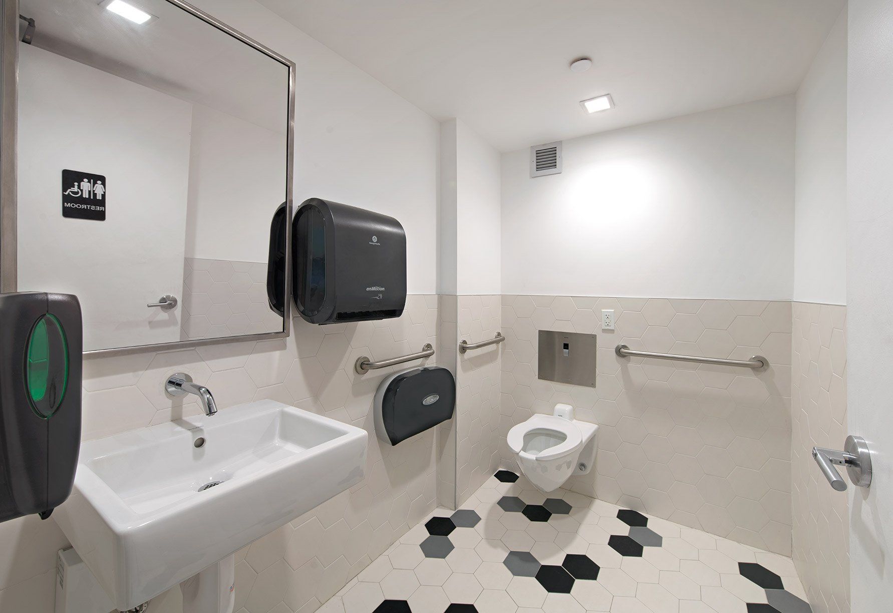 Restroom — Brooklyn, NY — Hub Home Improvements