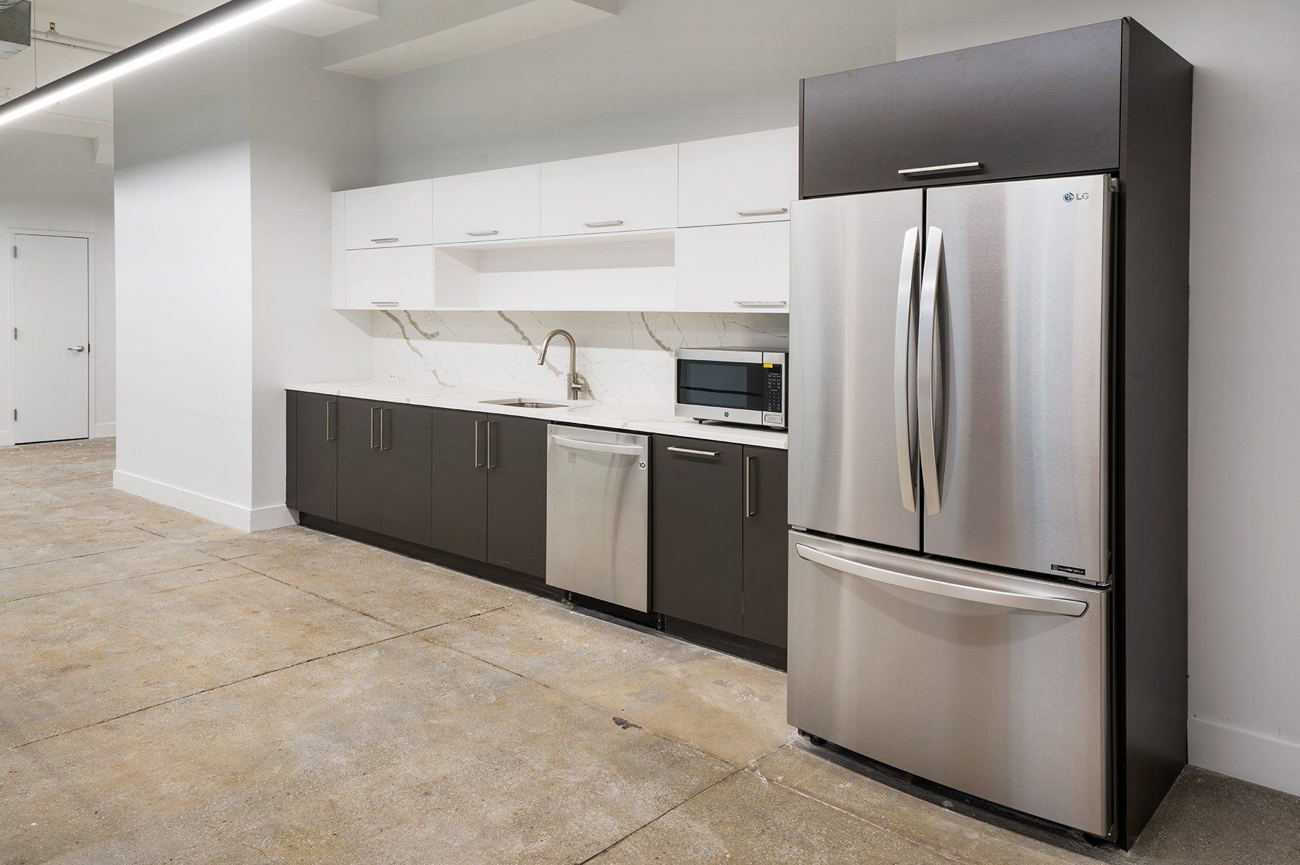 Kitchen Countertop and Refrigerator — Brooklyn, NY — Hub Home Improvements