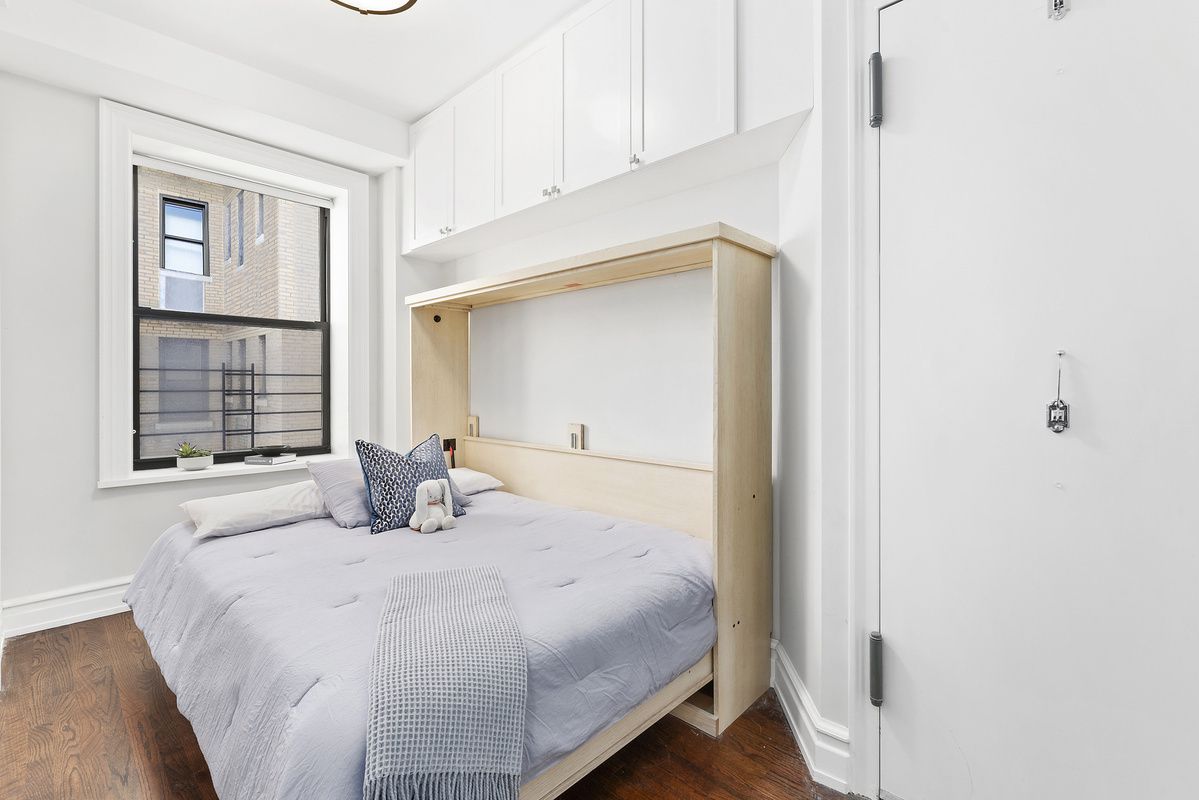 Bedroom with White Walls — Brooklyn, NY — Hub Home Improvements