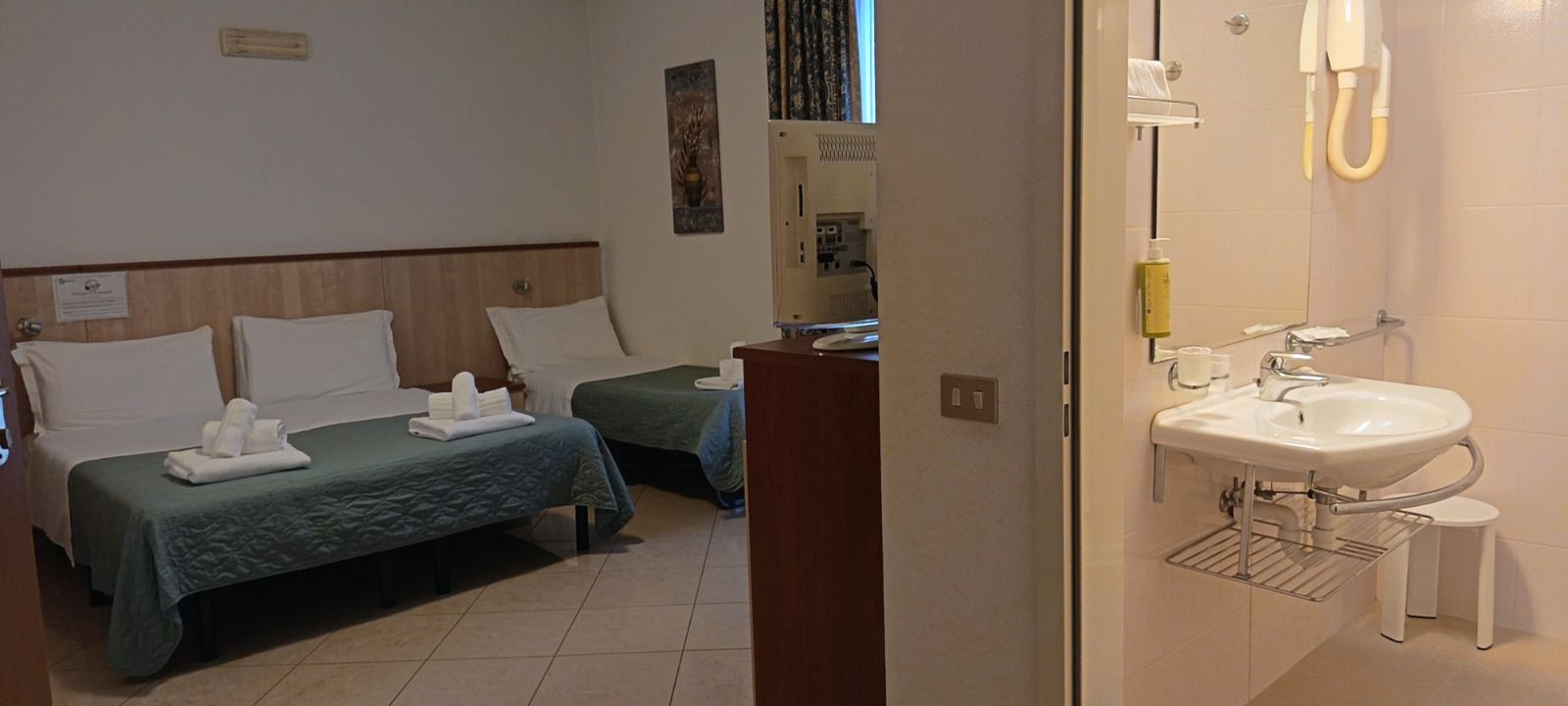 Interno di una camera dell'Hotel Nuovo Sole
