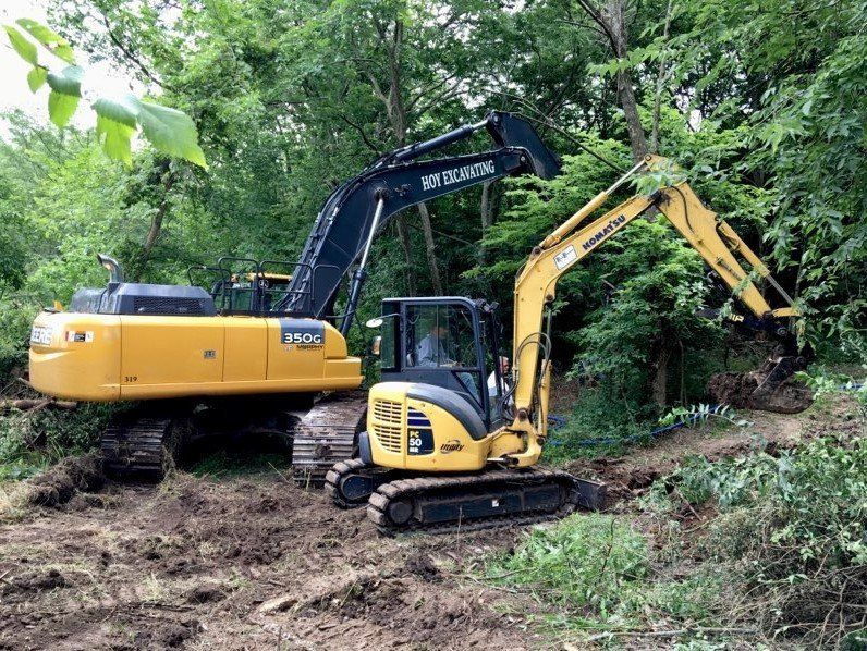 Yellow Excavator — Deerbourne, MO — Carl’s Septic Tank & Excavating