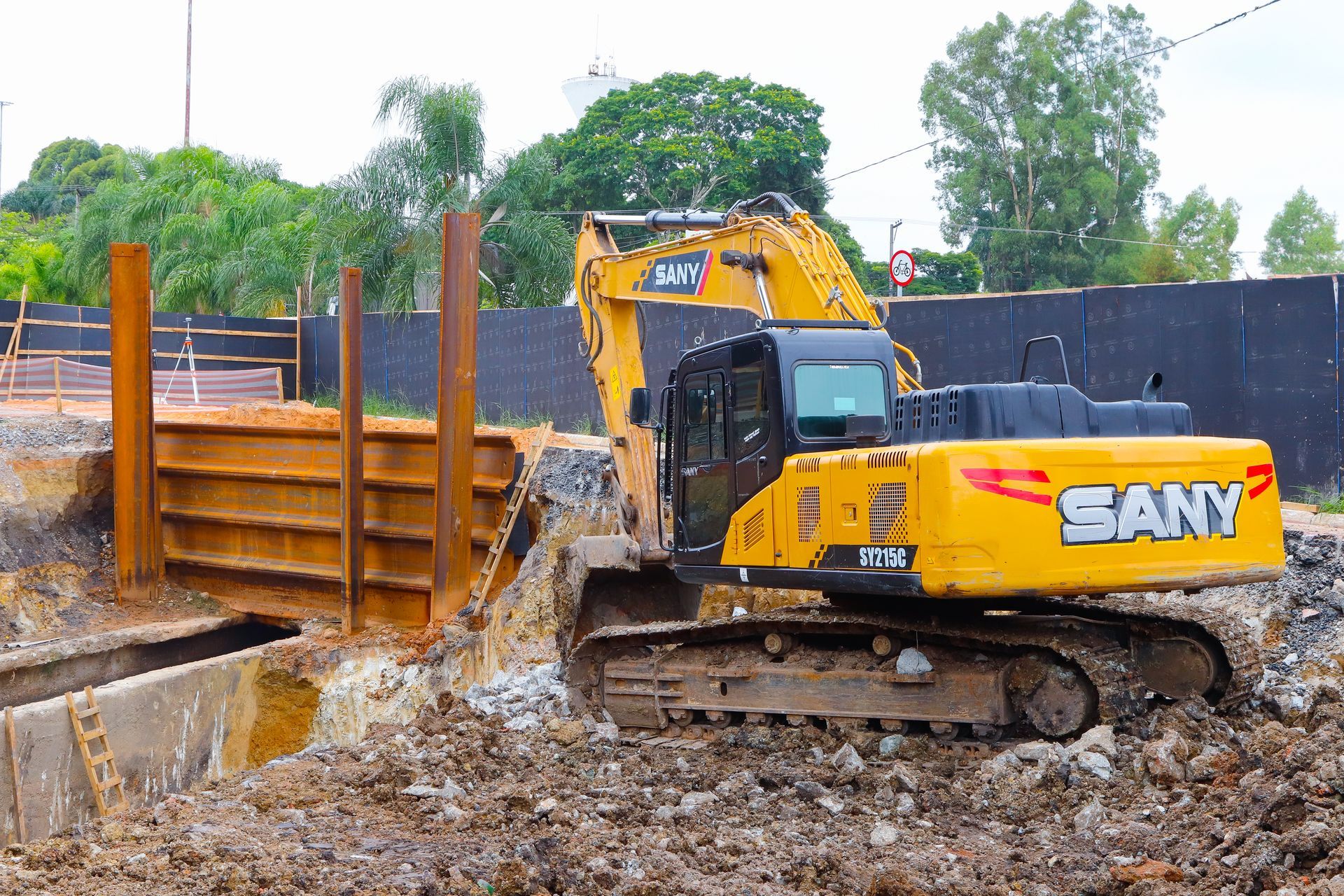 Caminhão Cegonha carregando outros veículos