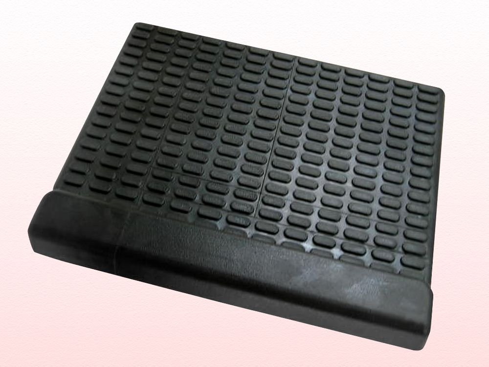 PEDANA ART. 22 CON BATTUTA (MISURE 53×42)
