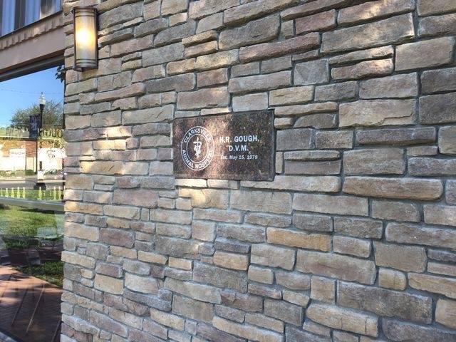 Veterinarian — Hospital Wall in Clarksville, IN