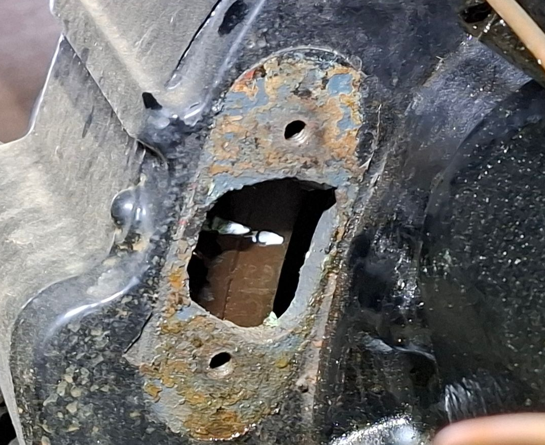 1950 Bedford KV ignition timing marker on flywheel