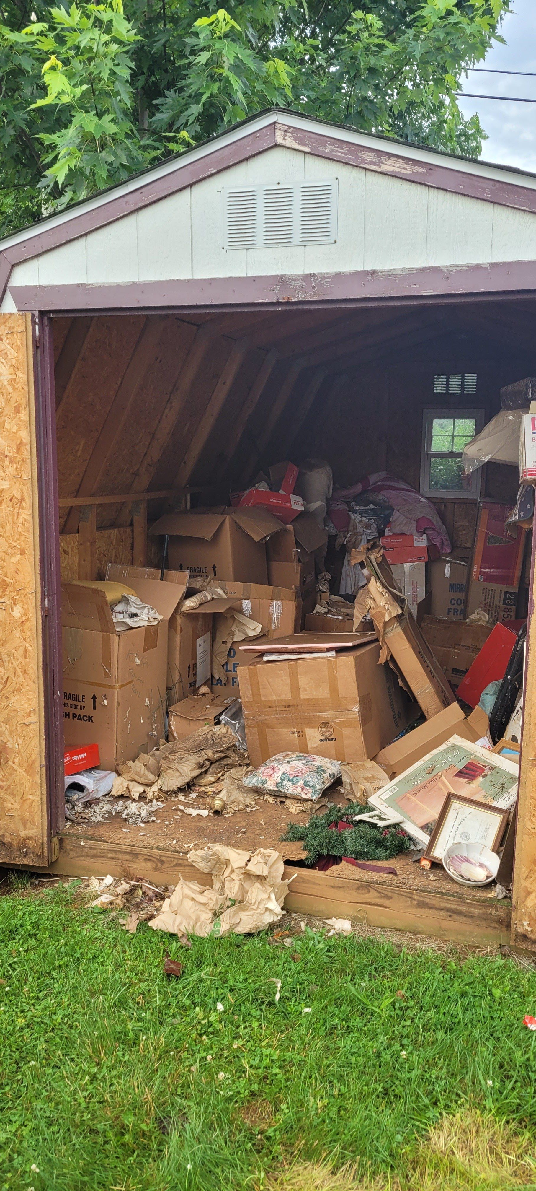 Garage Cleanouts, Basement Cleanouts, Junk Removal, Junk Removal Services in Virginia USA, Junk Removal Services, Trash Removal, Yard Cleanouts