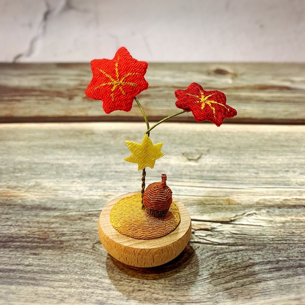 療癒系搖搖-楓葉-松果果實