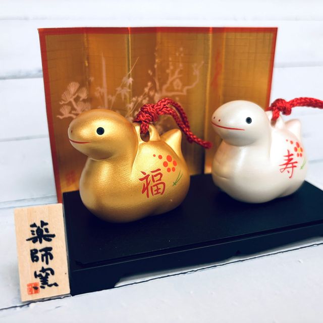 [Snake] Colorful and Auspicious Longevity Snake - Fortune and Longevity - Gold and Silver Earth Bell - Snake Year Mascot - Rebirth, Good Luck, Wealth Attraction