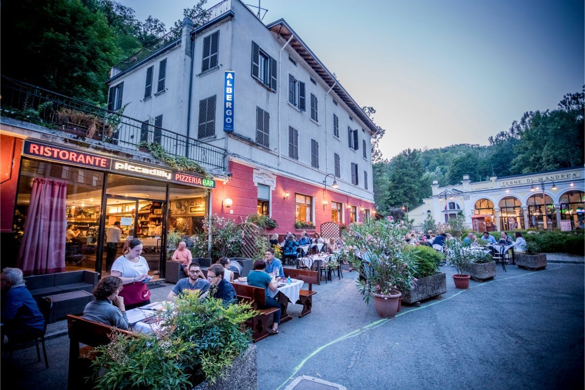 facciata-esterna-albergo