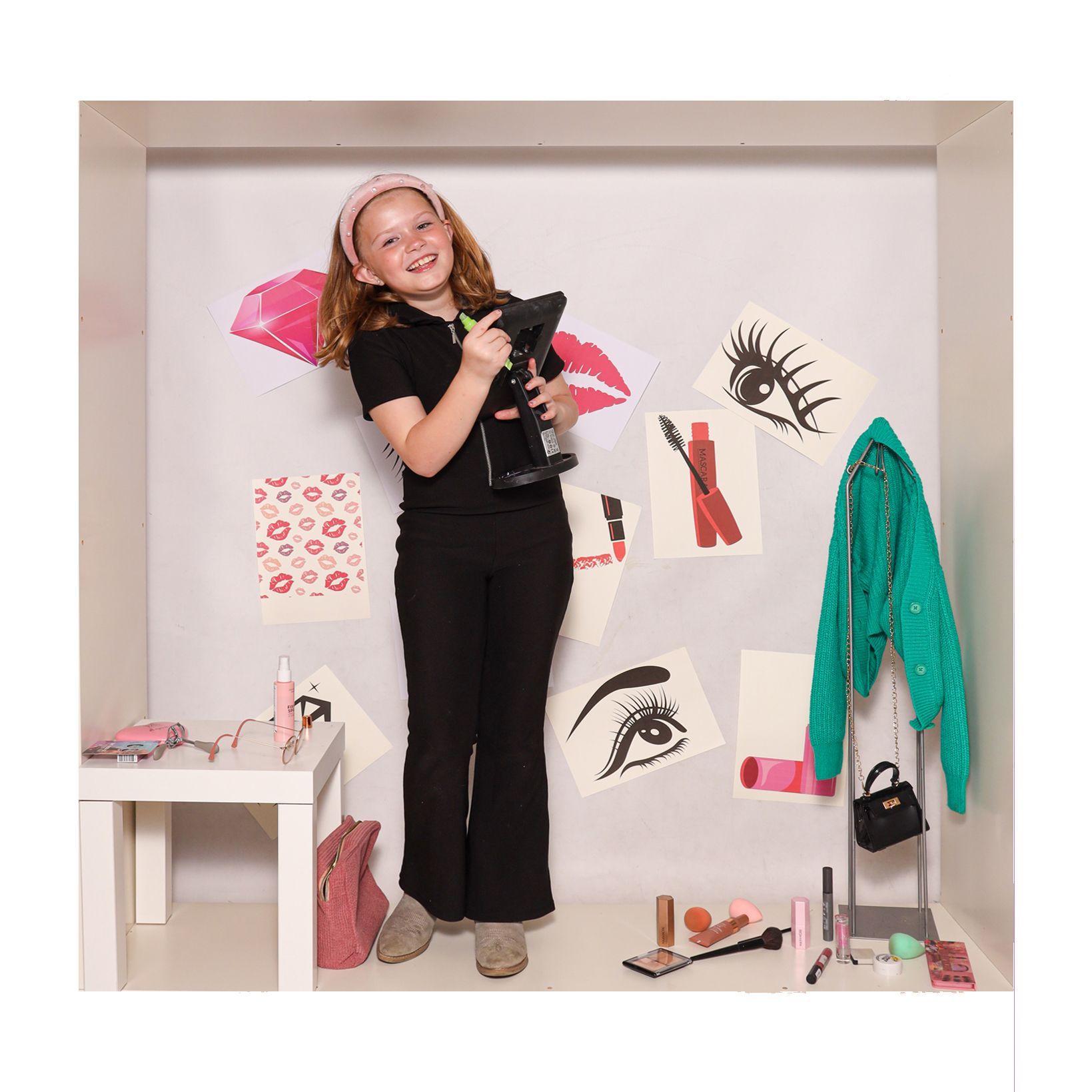 in the box op de foto, in the box, grappige fotoshoot, andere fotoshoot, lol, lachen, teleuk