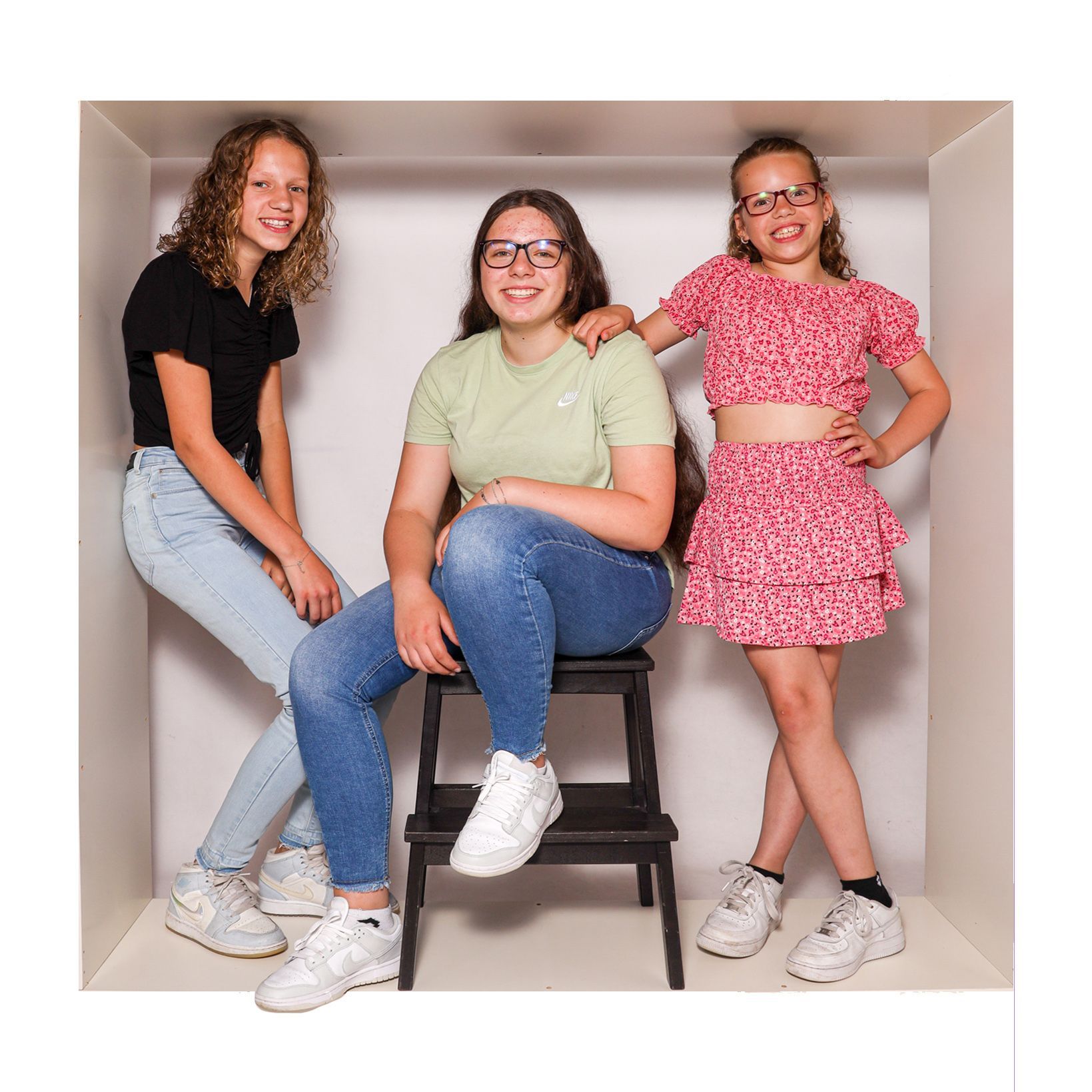 met zn drieen in the box