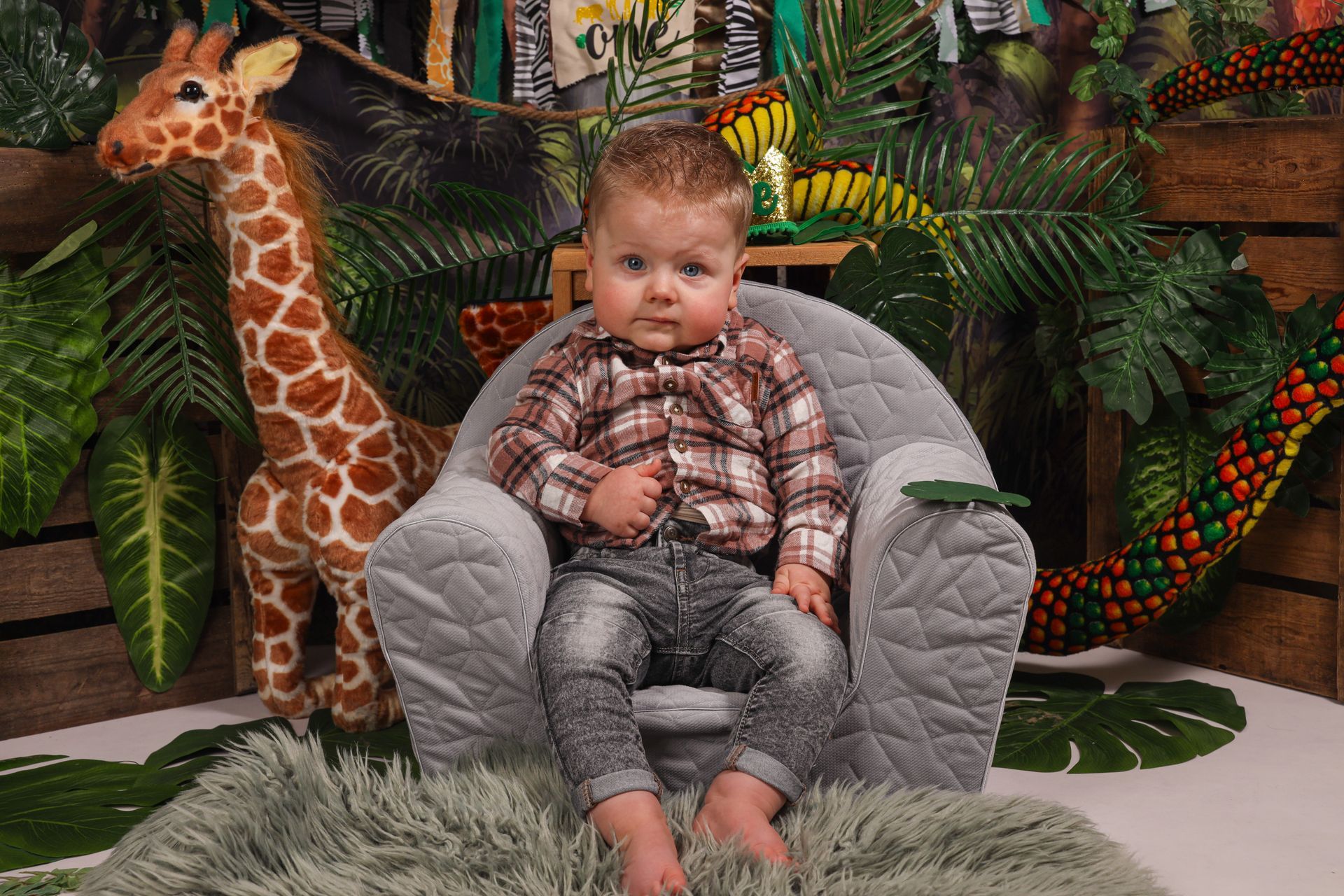 Cakesmash fotoshoot, 1 jaar foto, koekiemonster, spaghetti, nutella, bloemen, roze, blauw, peaky blinders, jungle