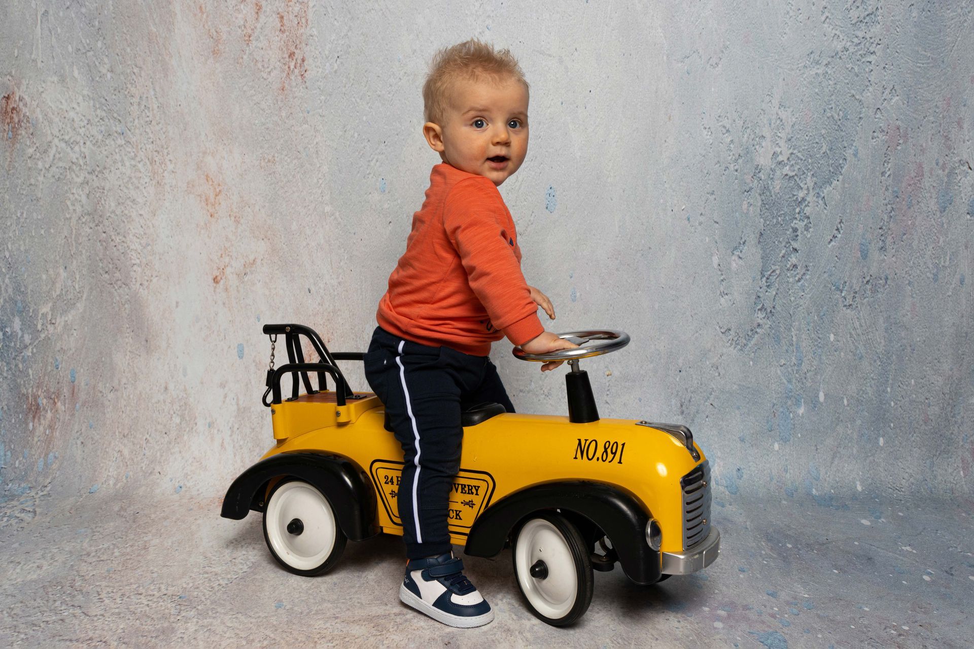 Cakesmash fotoshoot, 1 jaar foto, koekiemonster, spaghetti, nutella, bloemen, roze, blauw, peaky blinders, jungle