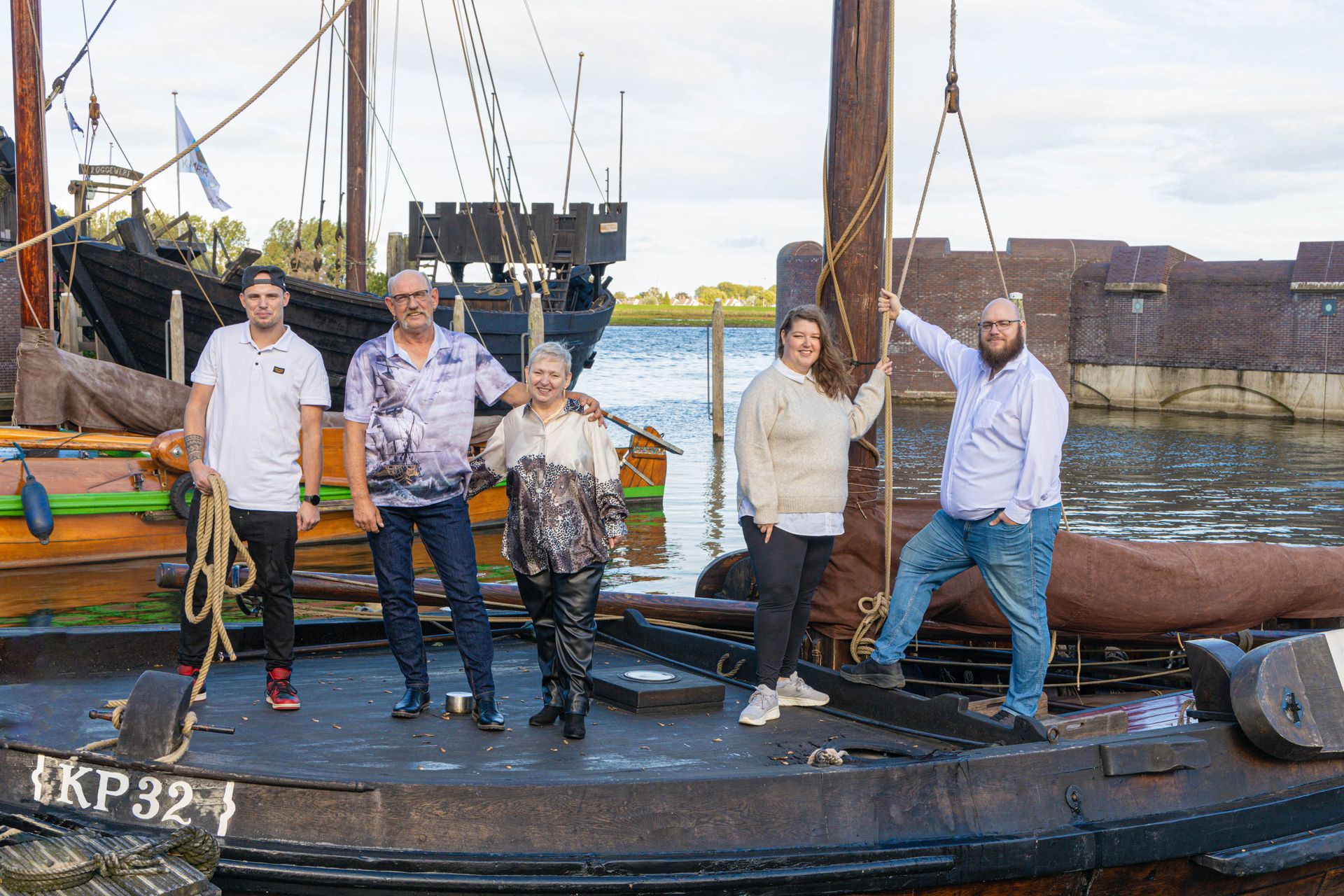 kinderen op de foto, gezin op de foto, buitenshoot, buitenfoto
